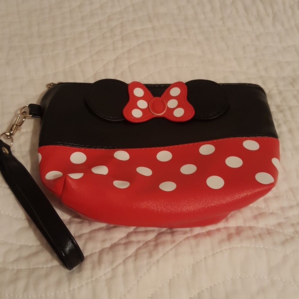 Disney clutch